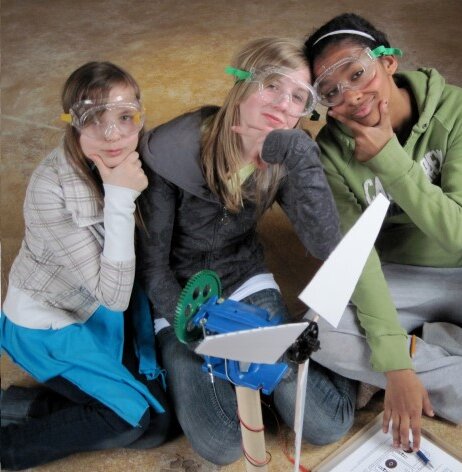 kids building wind turbine
